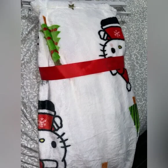Hello Kitty Christmas blanket 50x70 in throw